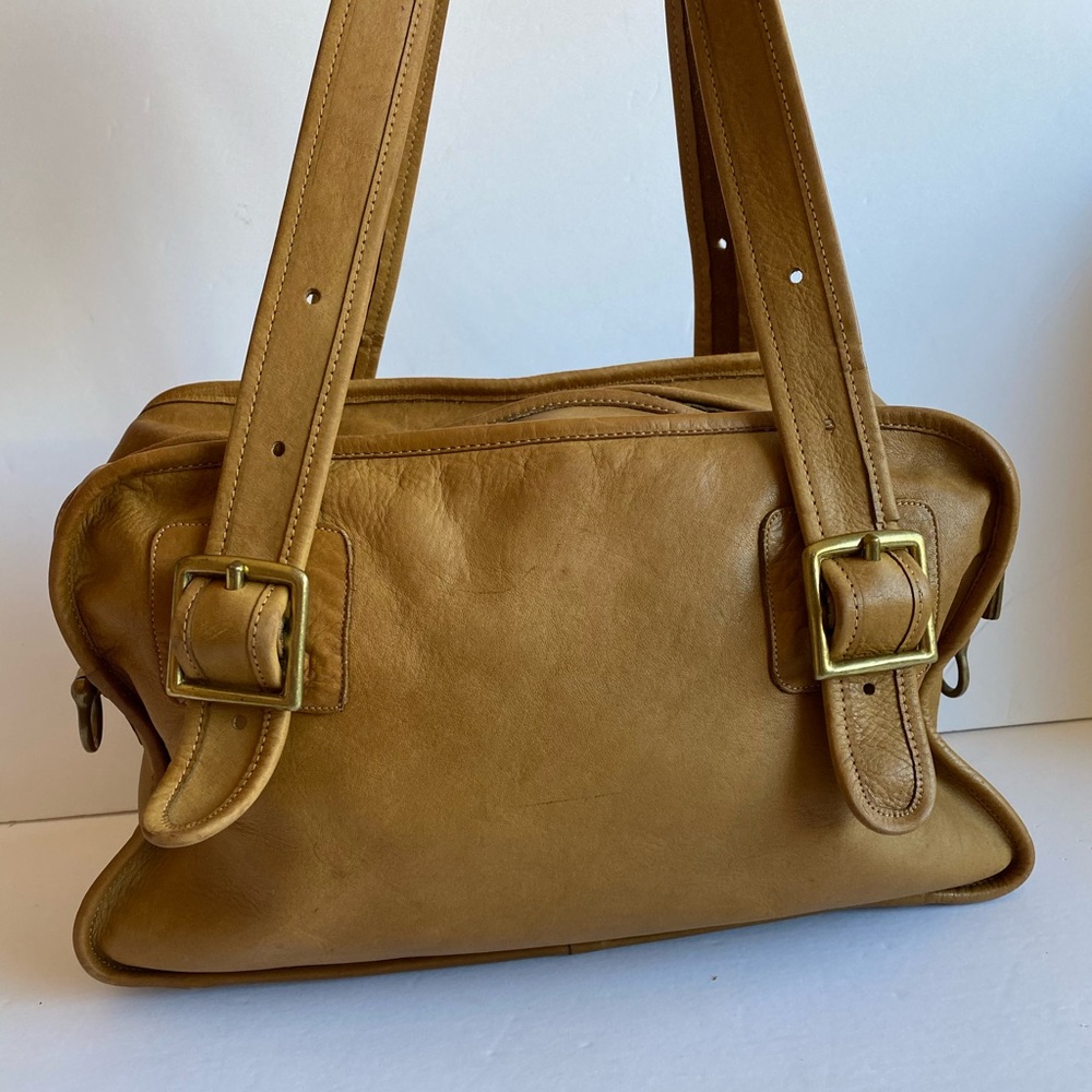 Coach Vintage Jumbo Flight Shoulder Bag  precreed